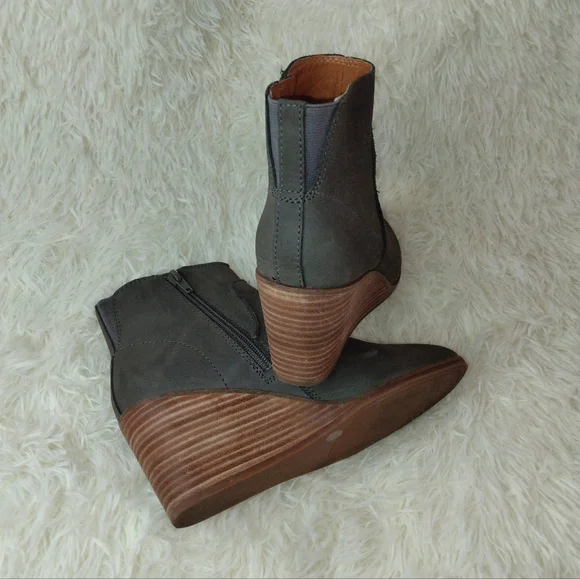 Lucky Brand Zanta Leather Wedge Pull On Ankle Booties Size 7.5 - Picture 7 of 12